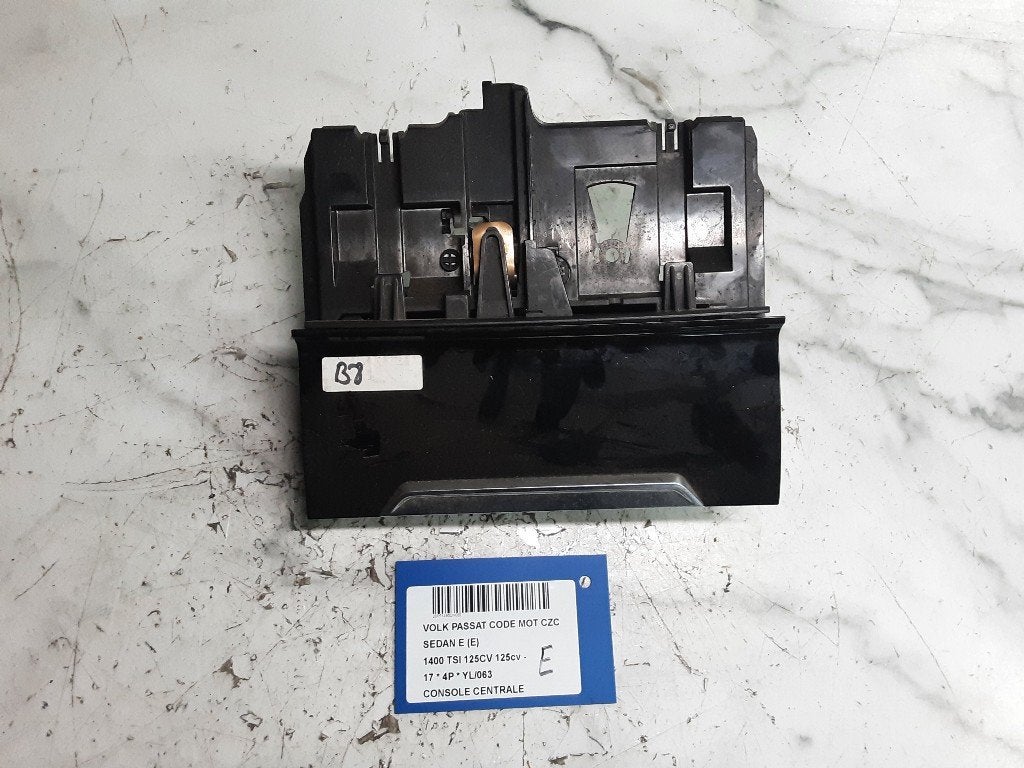 CONSOLE CENTRALE Volkswagen Passat (3G2) (5G0980611), Volkswagen, Mevr. I. Hauben, Utilisé, Rue de l'Espoir 34 34
4030  GRIVEGNÉE, BE