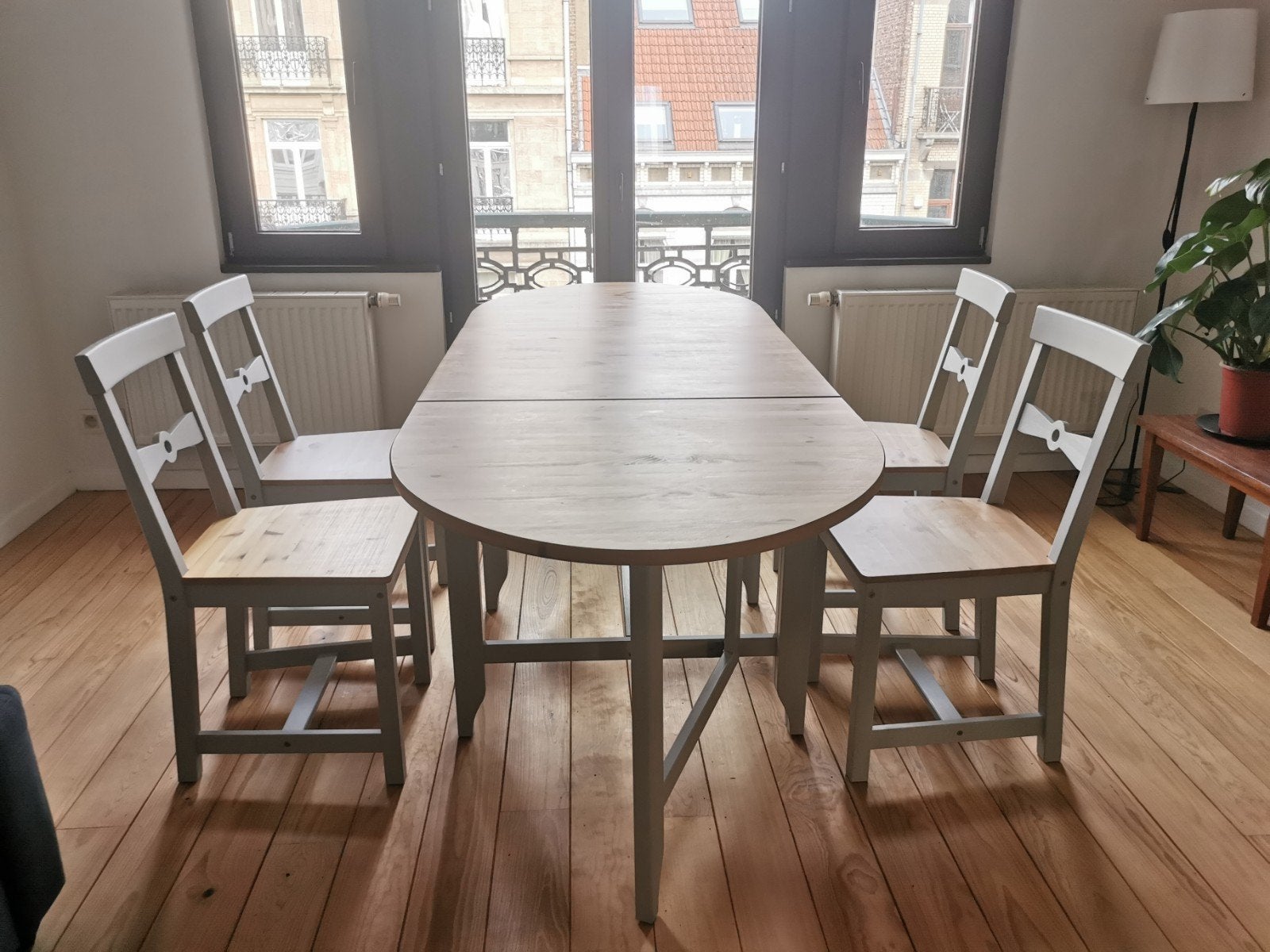 Table et chaises IKEA Gamleby, Maison & Meubles, Quatre personnes, 150 à 200 cm, Enlèvement, Utilisé