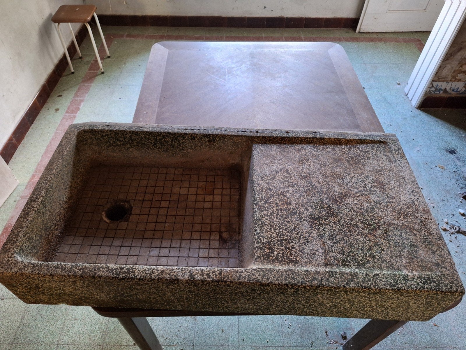 Machtige vintage zware gootsteen, Doe-het-zelf en Bouw, Ophalen, Zo goed als nieuw, Steen, Wastafel
