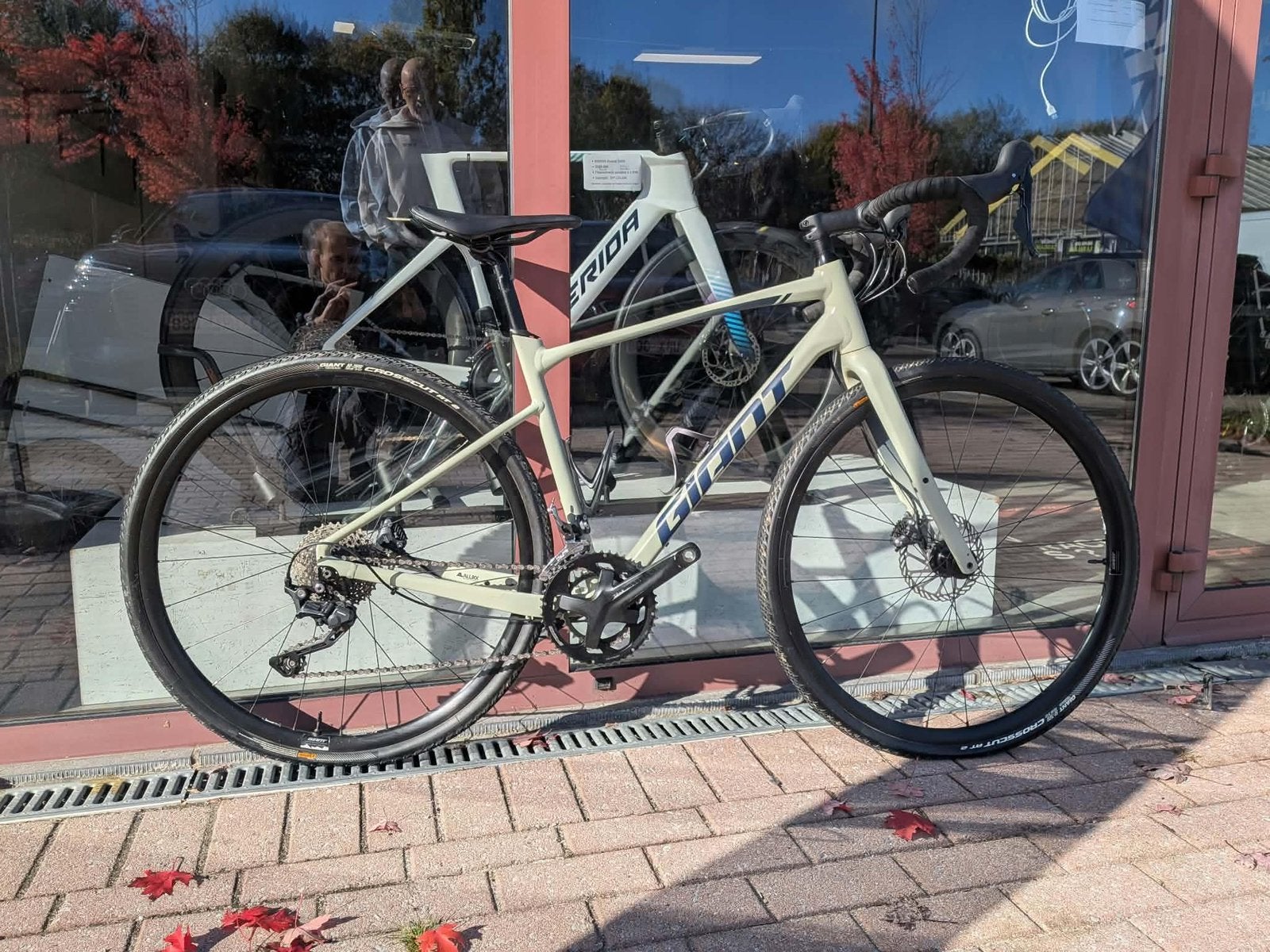Giant Revolt 1 Gravel M + paire de roues de route, Enlèvement, Comme neuf, Aluminium, Giant