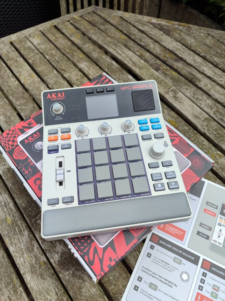 Akai MPC sample, Muziek en Instrumenten, Verzenden