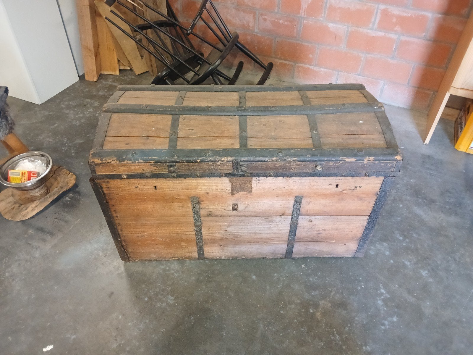 Antieke kist , opbergkist 100 x 50 x 55 hoog cm., Ophalen