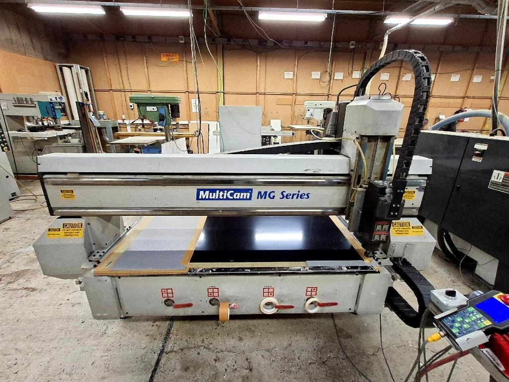 CNC Multicam MG204 + pompe Busch – en marche, Enlèvement