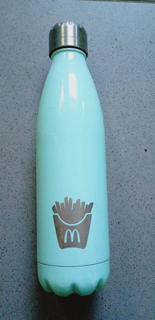 Tasse à boire Mc Donalds, Enlèvement