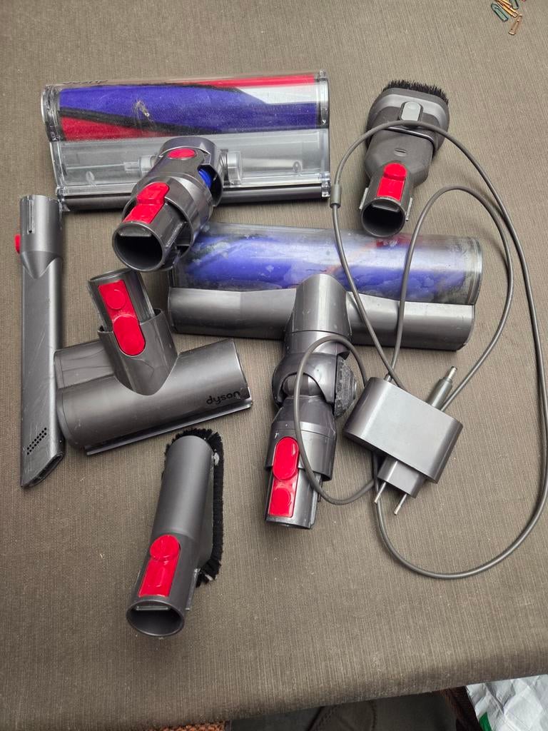 Dyson V10 onderdelen, Enlèvement, Aspirateur