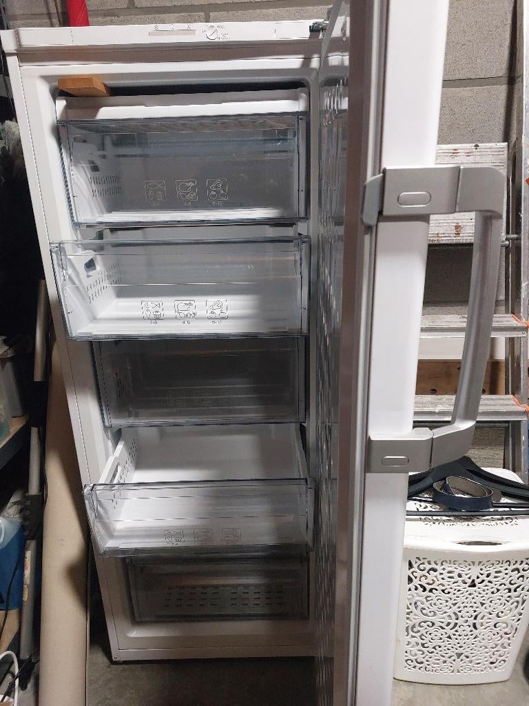 BEKO Diepvrieskast, Elektronische apparatuur, Vriezers en Diepvrieskisten, Zo goed als nieuw, 140 tot 160 cm, Ophalen, Vrieskast