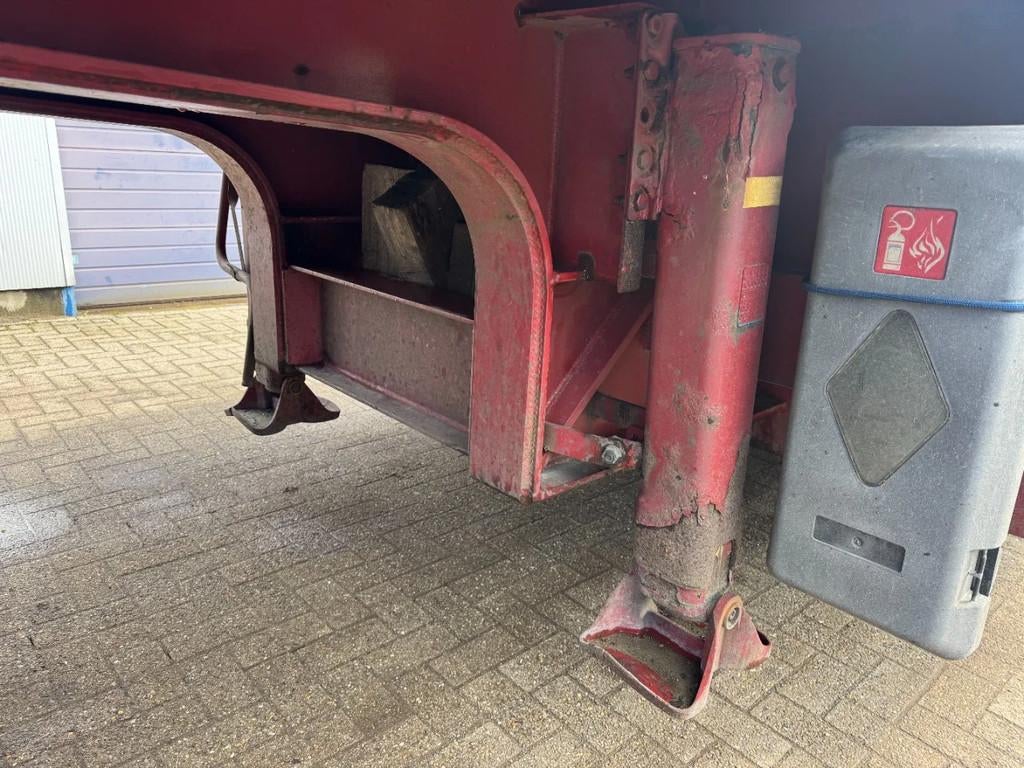 Verem *GIGANT AXXLES-1 STEERINGAXXLE+RAMPS* (bj 2007), Autos, Camions, Rouge, Achat, Entreprise, Autres carburants