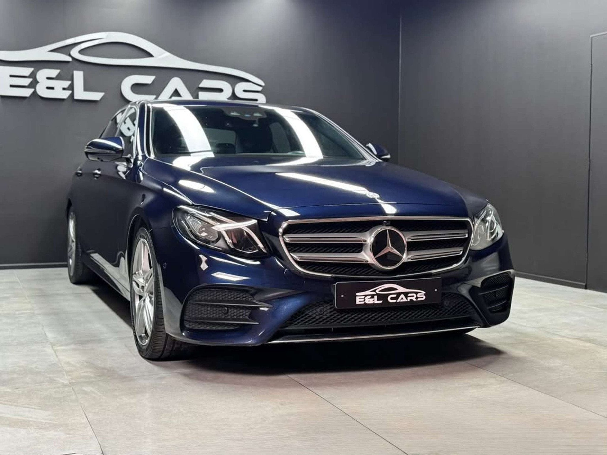 Mercedes-Benz E-Klasse 200 E 200 d Pack AMG *12 mois de gara, Autos, Achat, Entreprise, Alcantara, Noir