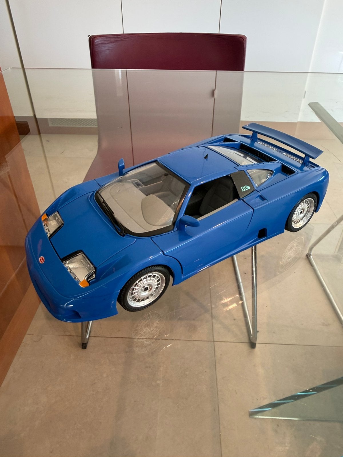 Superbe Bugatti EB 110 1:18 sans boîte, Hobby & Loisirs créatifs, Voitures miniatures | 1:18, Enlèvement ou Envoi, Comme neuf