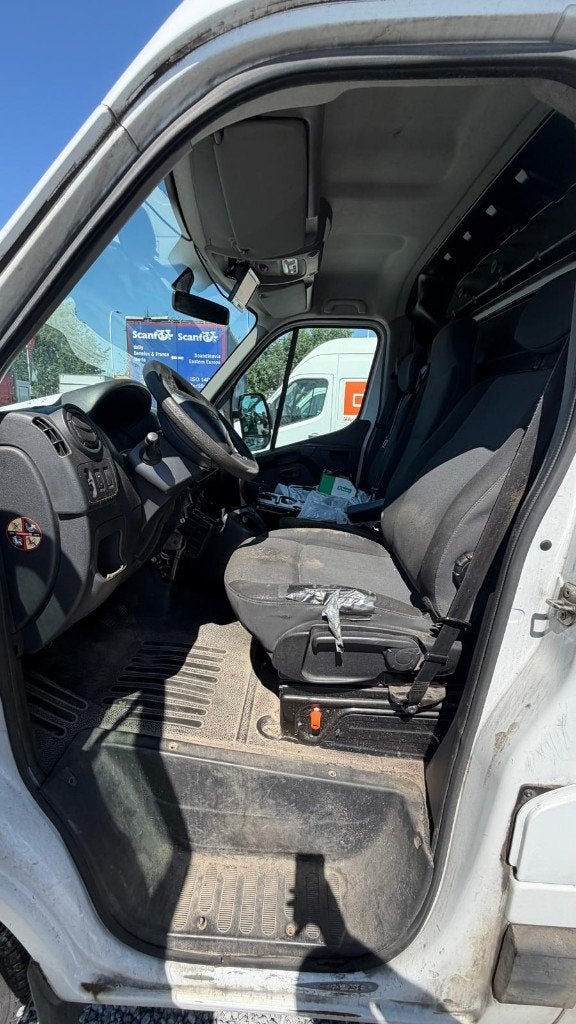 Renault Master ( Stock ID 71872) START NIET — 15