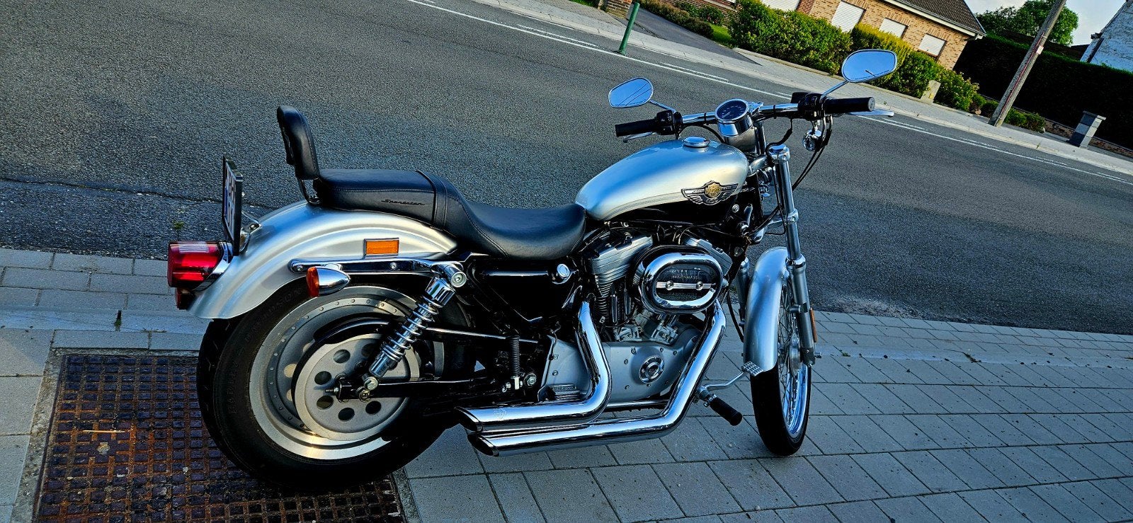 Harley-Davidson Sportster XL883 Custom – 100th Anniversary E, 2 cilinders, Chopper, 883 cc, Particulier