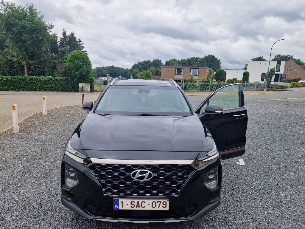 Hyundai,SanteFe,7pl,panoschuifdak, 4x4, trekhaak,leder, Cuir, Euro 6, Entretenue par le concessionnaire, Noir