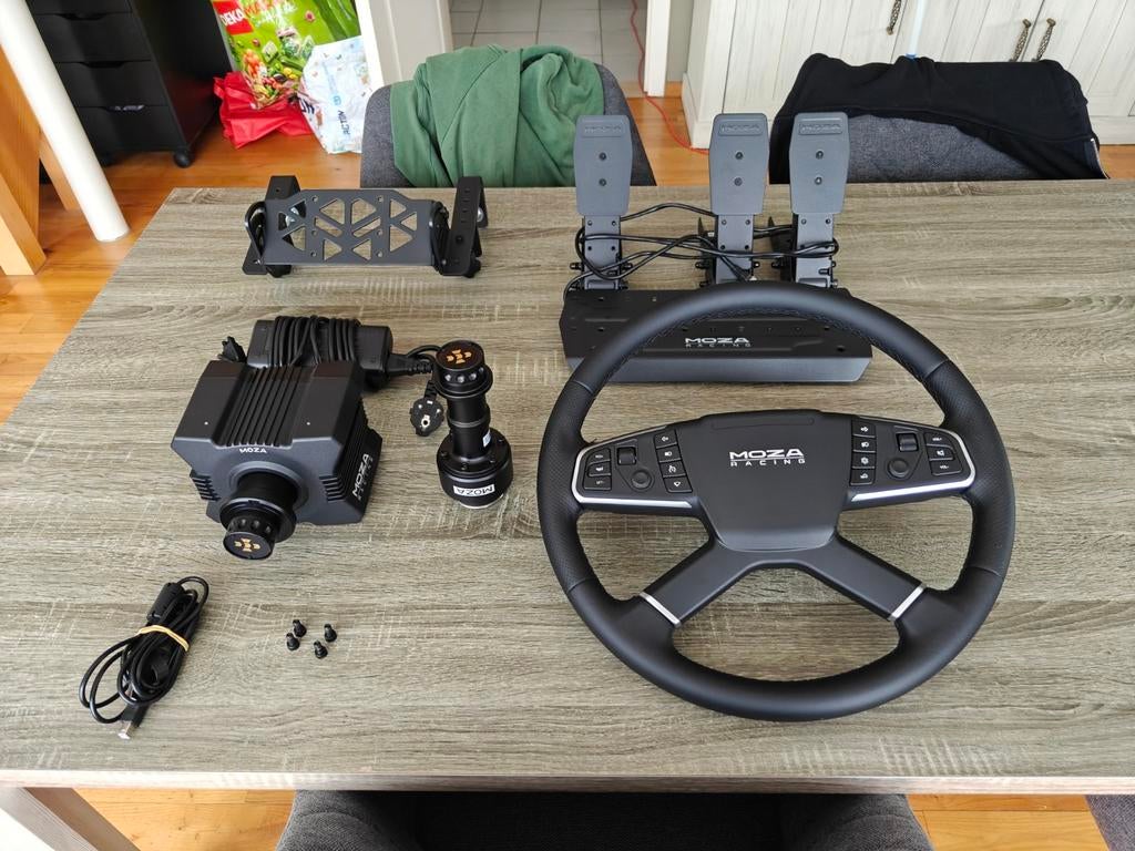 Moza R5 Trucking bundle + extras, Ophalen, Zo goed als nieuw, Moza Racing