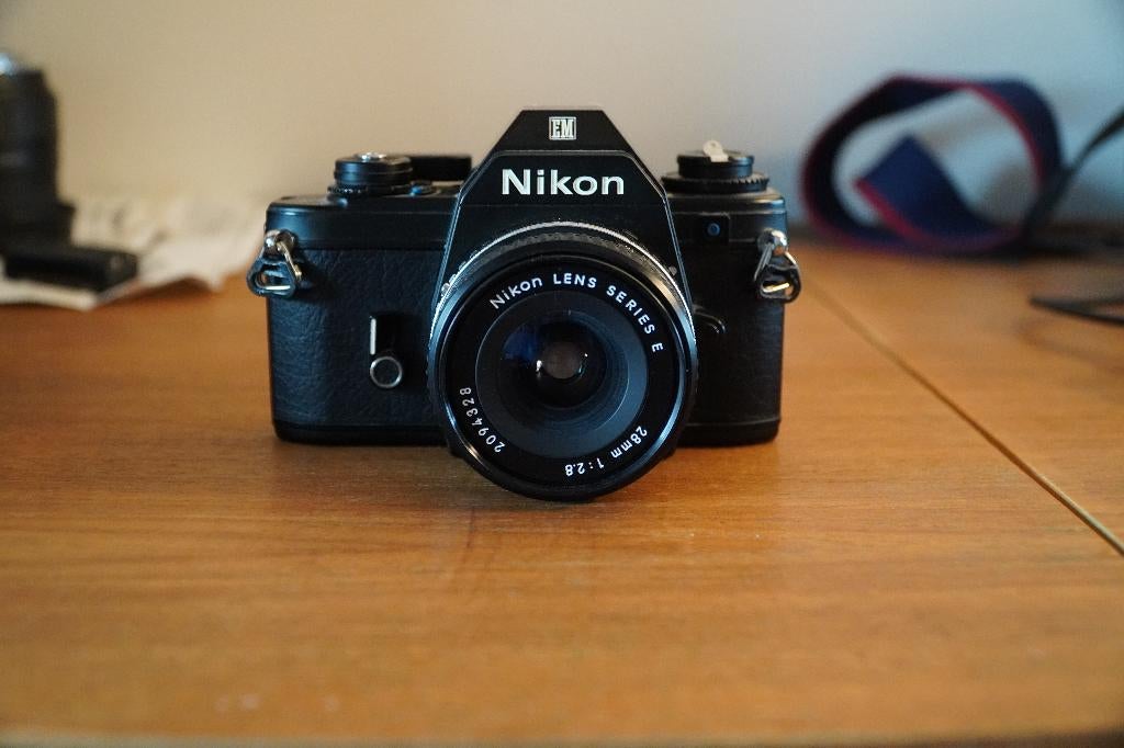 Nikon EM + 28mm 2.8, Enlèvement, Comme neuf, Reflex miroir, Nikon