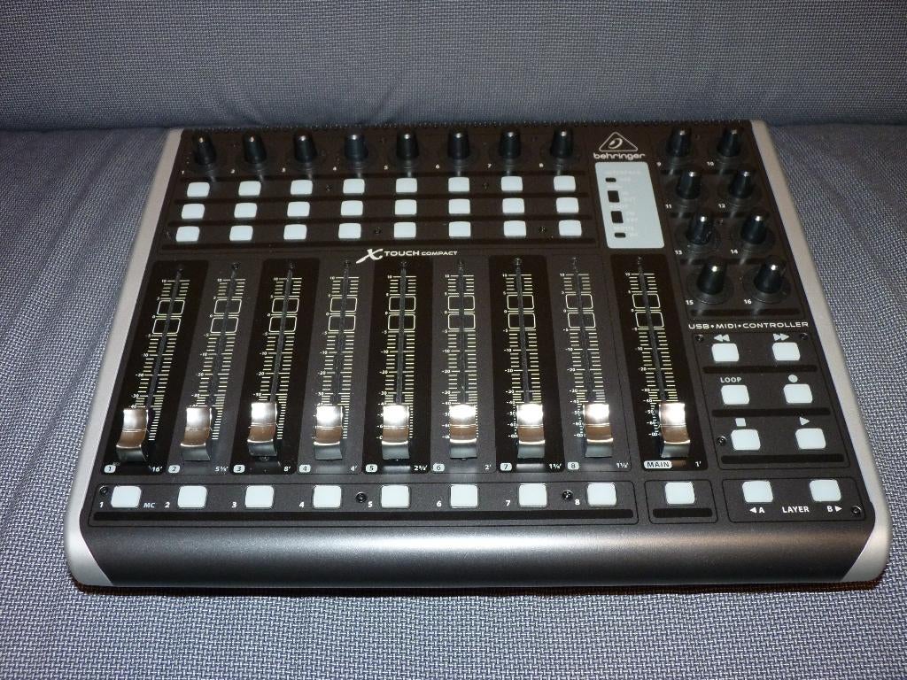 Behringer X-Touch Compact MIDI Controller, Musique & Instruments, Équipement Midi, Comme neuf, Enlèvement