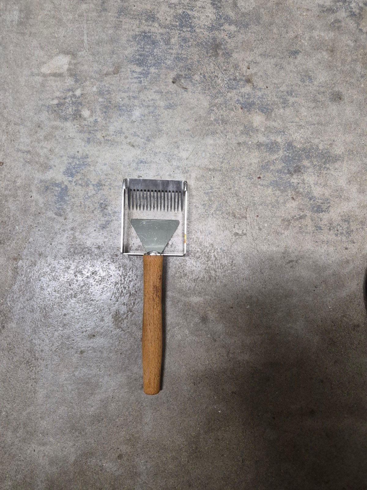 Fourchette à désoperculer, Enlèvement, Comme neuf