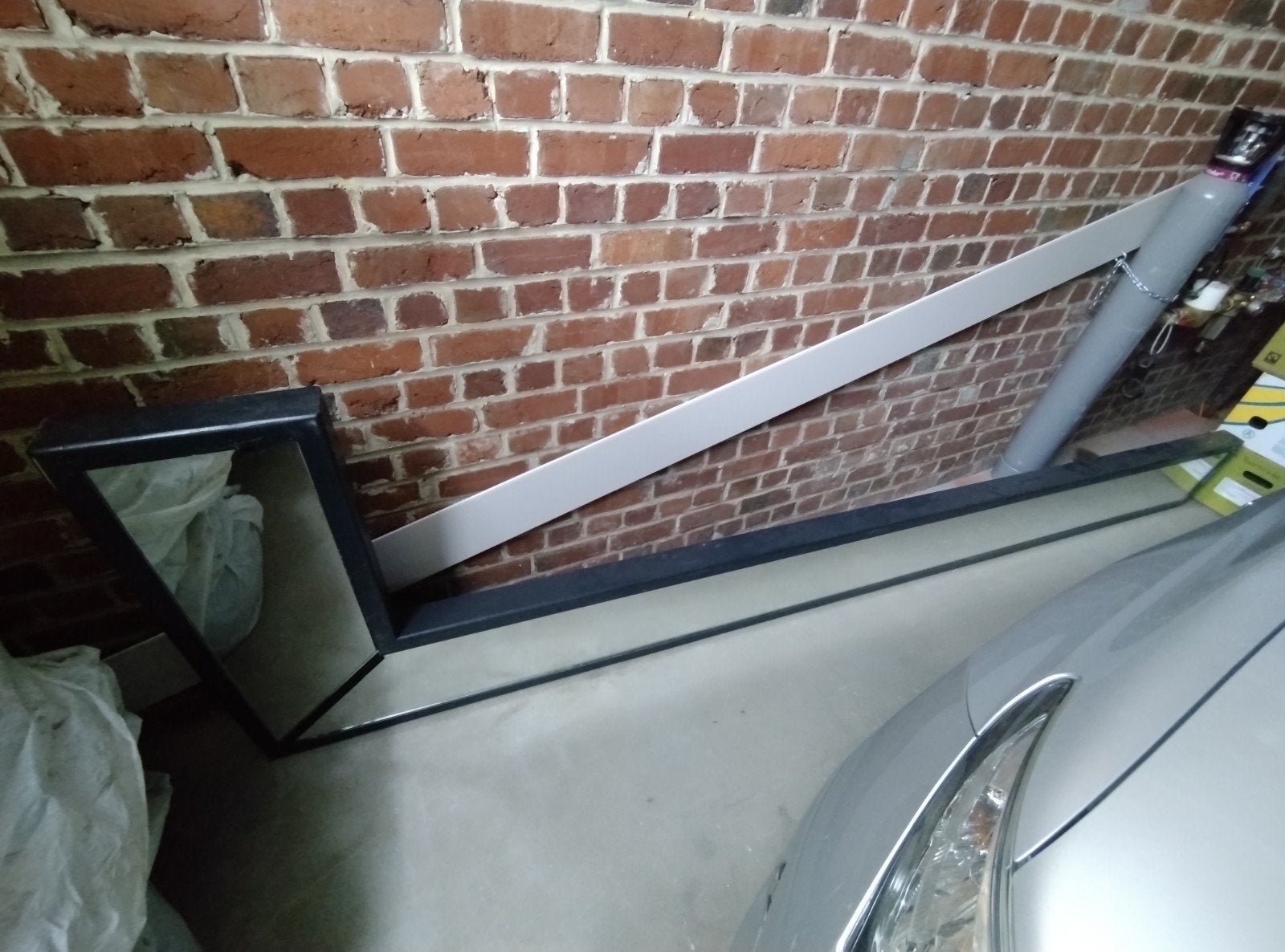Tablette avec miroir intégré pour bar, Enlèvement