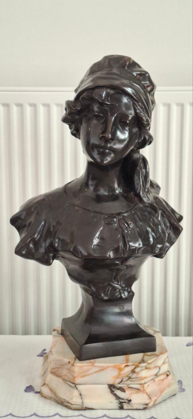 zeer mooie bronzen borstbeeld van een jonge dame 60 cm hoog, Ophalen of Verzenden, Beeld