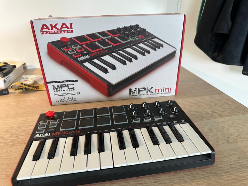 Akai mpk mini, Muziek en Instrumenten, Midi-apparatuur, Ophalen, Nieuw