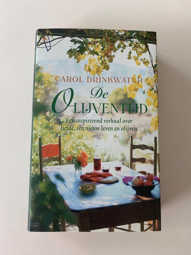 De Olijventijd, Carol Drinkwater, Ophalen of Verzenden, Zo goed als nieuw