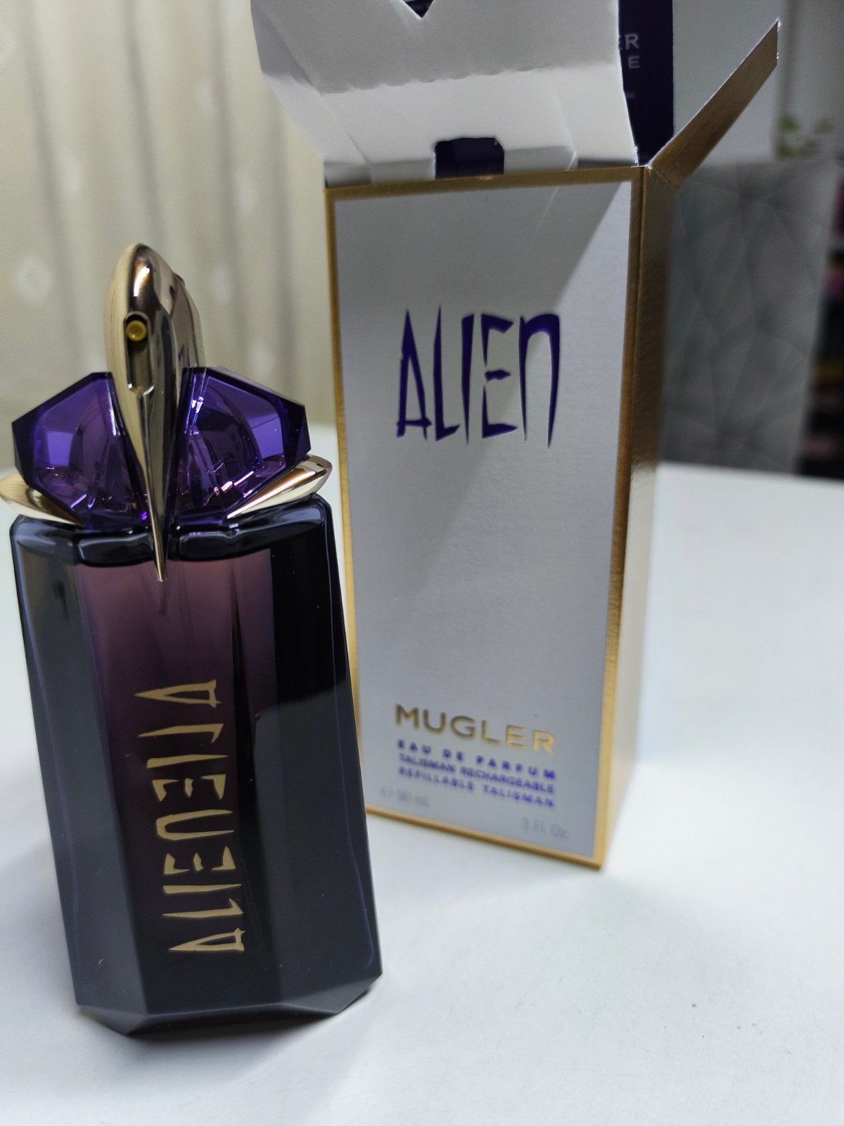Dames parfum, Handtassen en Accessoires, Uiterlijk | Parfum, Ophalen