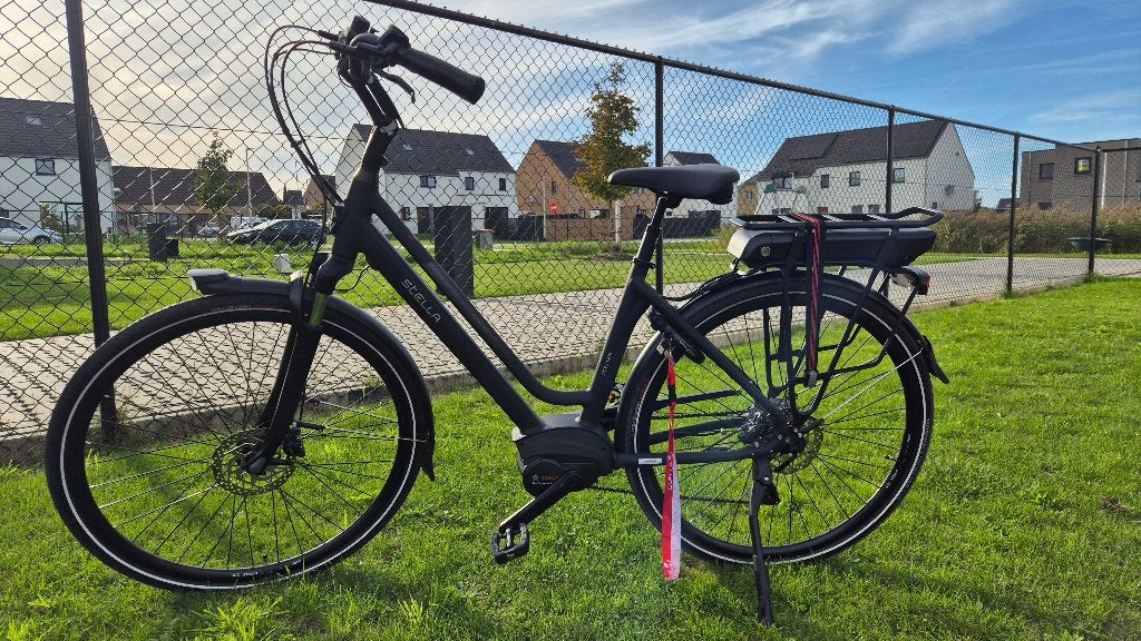 Stella - elektrische stadsfiets, Fietsen en Brommers, Zo goed als nieuw, 47 tot 51 cm, 50 km per accu of meer, Ophalen