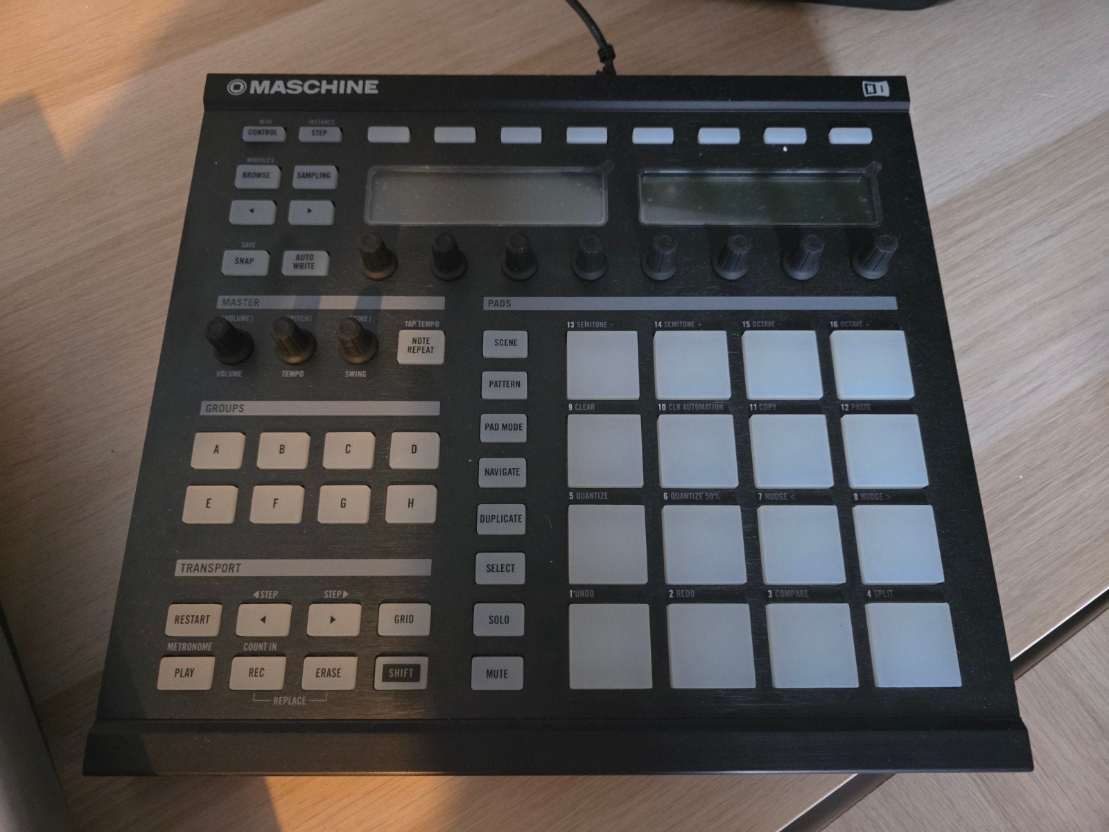 Native instruments maschine mk1 with licence, Musique & Instruments, Enlèvement ou Envoi
