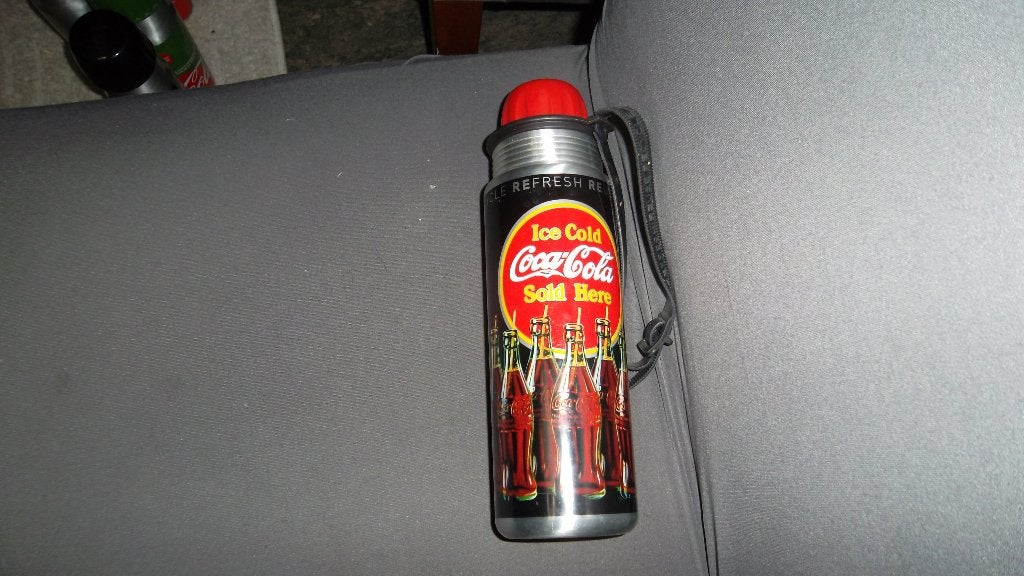 drinbus in zwart metaal van coca cola, Verzamelen, Ophalen, Zo goed als nieuw