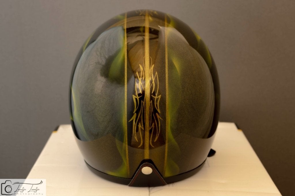 Moto helm pinstripe pants & flames, Ophalen