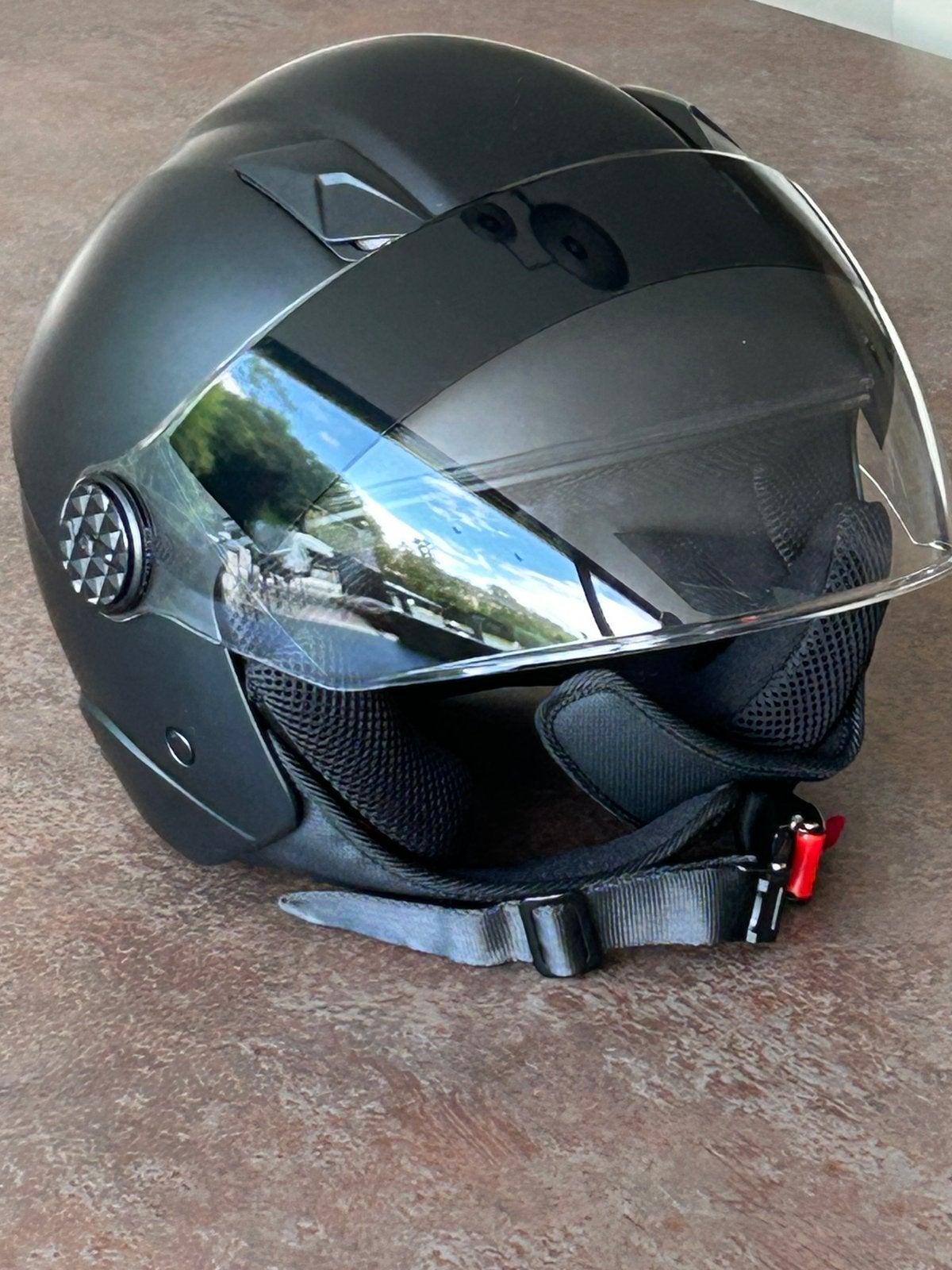 Nieuwe helm mat zwart scooter / motor met vizier., Fietsen en Brommers, Ophalen of Verzenden, Nieuw, Small