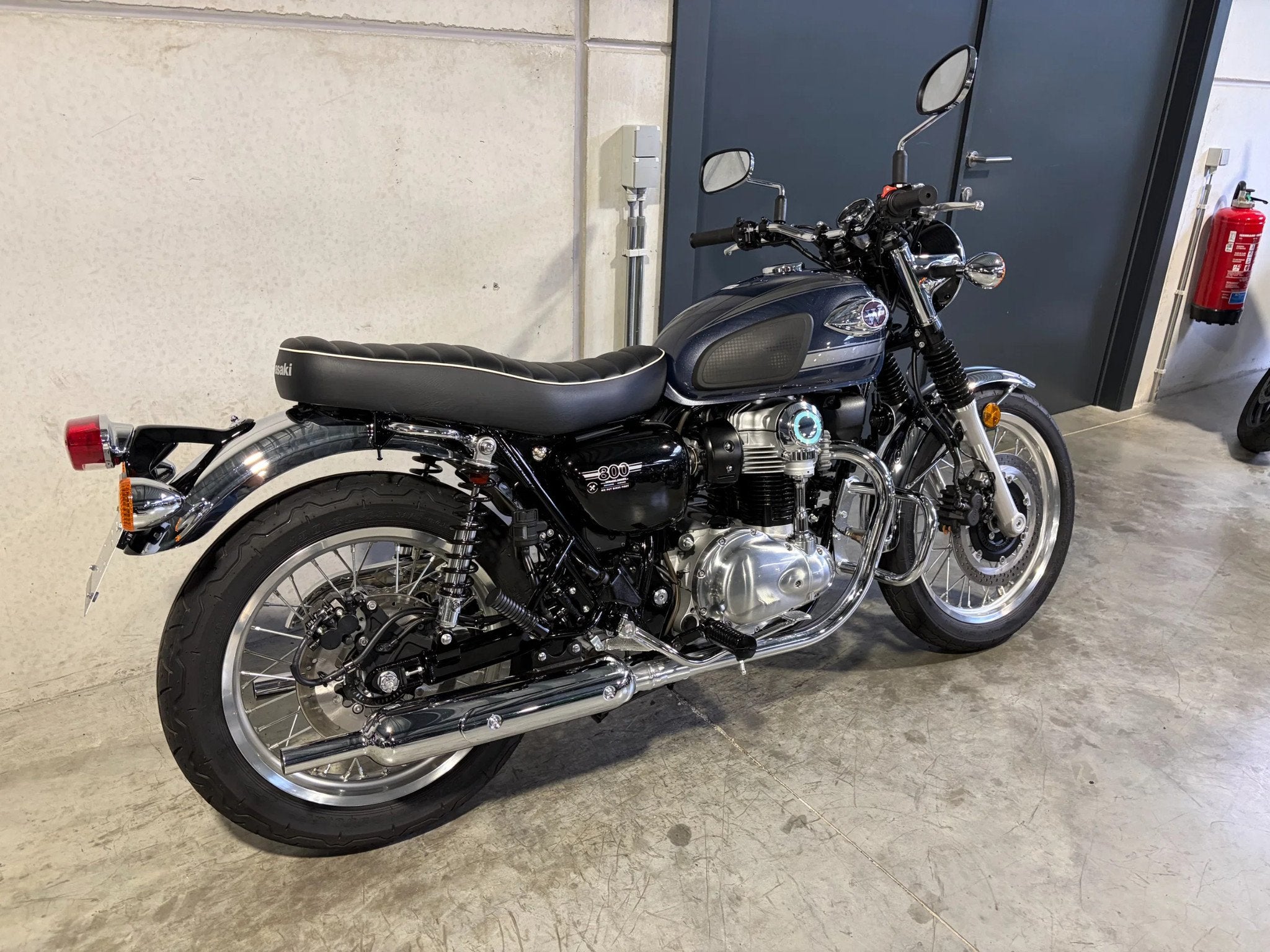 Kawasaki W800 in showroomstaat (bj 2023), Bedrijf, 12 t/m 35 kW, 800 cc, Overig