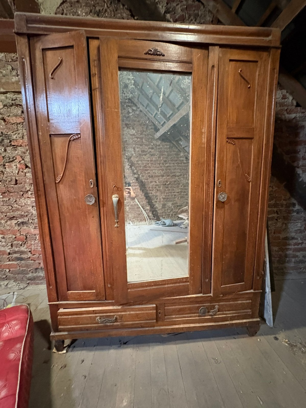 Antieke houten kleerkast met spiegeldeur, Enlèvement