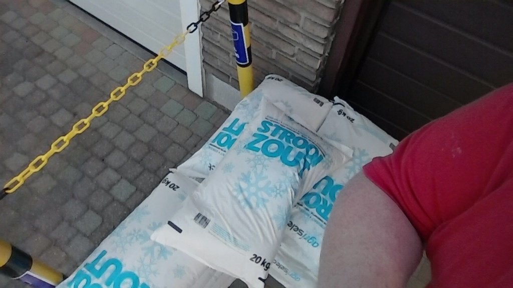 25 zakken strooizout MOETEN SNEL WEg, Ophalen, Nieuw, Overige soorten