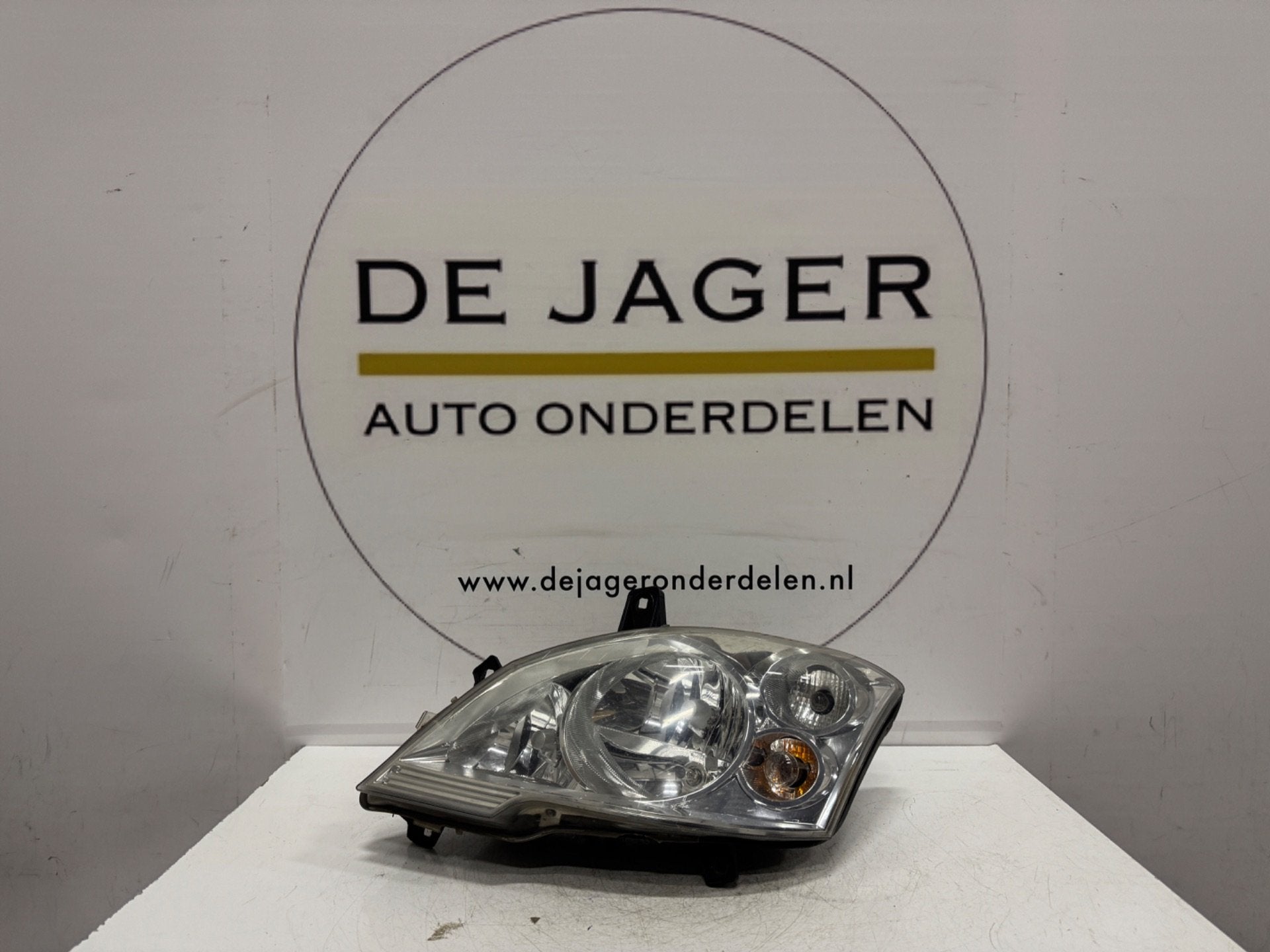 VITO VIANO W639 FACELIFT KOPLAMP LINKS A6398201881, Auto-onderdelen, Gebruikt, Mercedes-Benz AG, Mercedes-Benz, Mercedesstrasse 120
70372  Stuttgart, DE