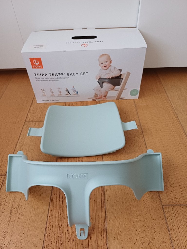 Tripp Trapp baby set (met gratis hoesjes) en harnasje, Ophalen, Zo goed als nieuw, Meegroeistoel