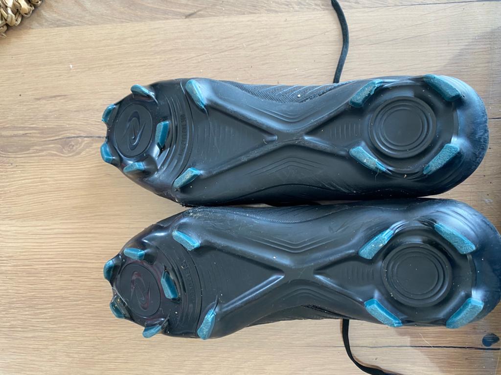 Chaussures de foot élite, Enlèvement ou Envoi, Comme neuf