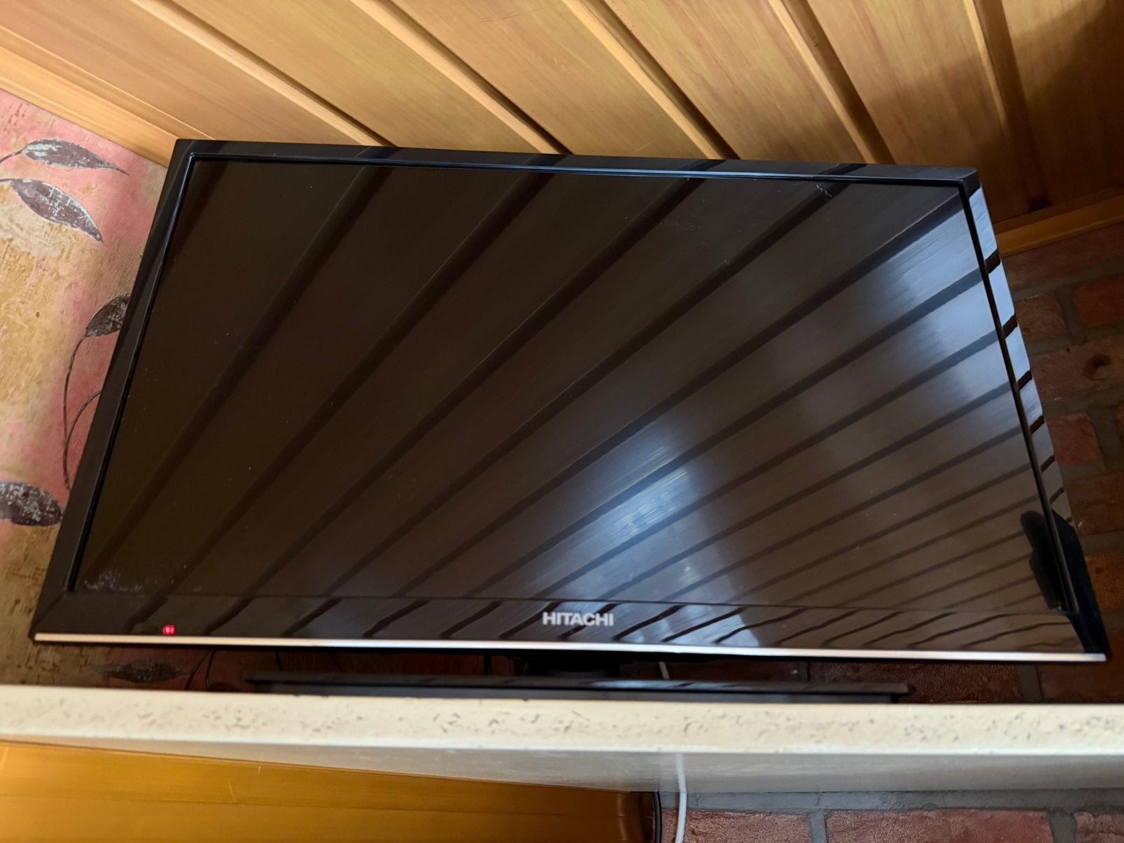 Téléviseur Full HD 22 pouces Hitachi - En parfait état !, TV, Hi-fi & Vidéo, Autres marques, Moins de 40 cm, Comme neuf, Enlèvement