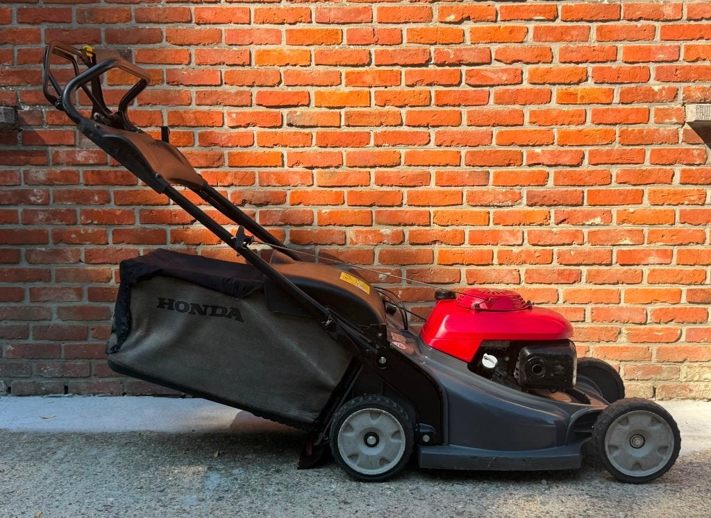 Honda benzine grasmaaier met opvangbak, Tuin en Terras, Grasmaaiers, Ophalen, Cirkelmaaier, Honda, Opvangbak