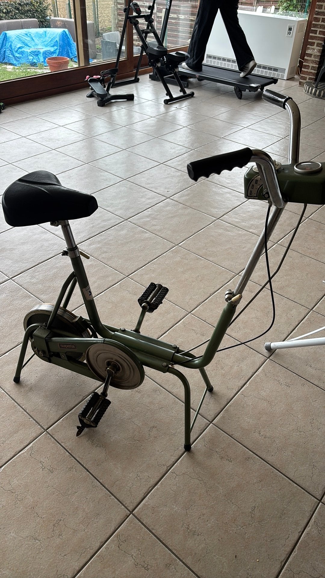 Vintage hometrainer, Ophalen