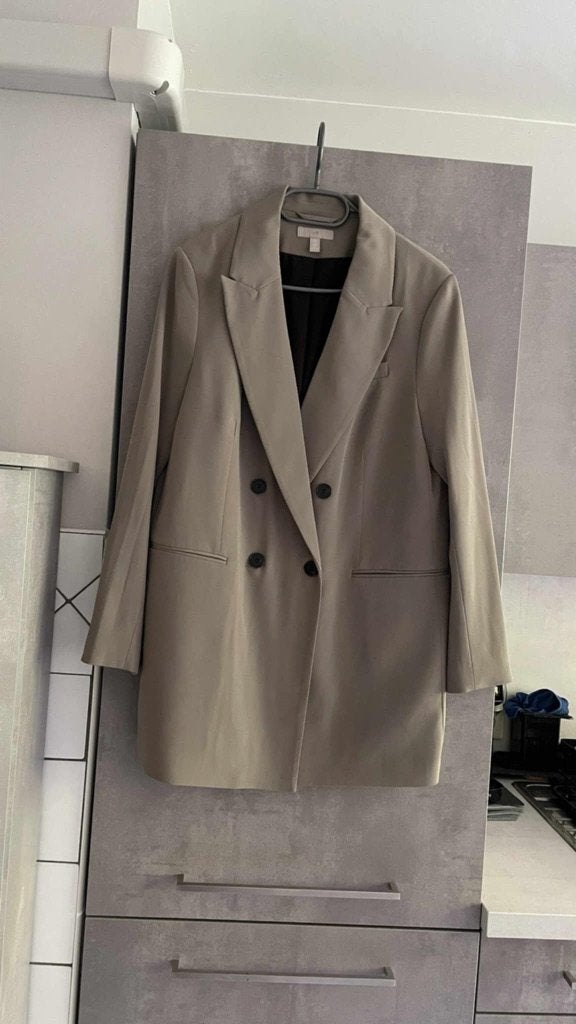 Nieuwe grijze taupe blazer H&M M, Kleding | Dames, Jasjes, Kostuums en Pakken, H&M, Kostuum of Pak, Nieuw, Ophalen of Verzenden
