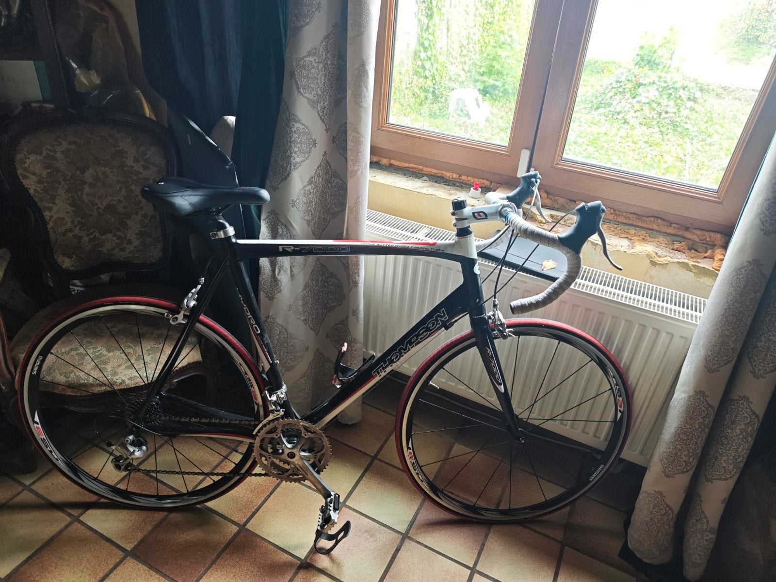 vélo de course Thompson R7000 Hydro, Fietsen en Brommers, Gebruikt, Velgrem, Versnellingen, 53 tot 57 cm