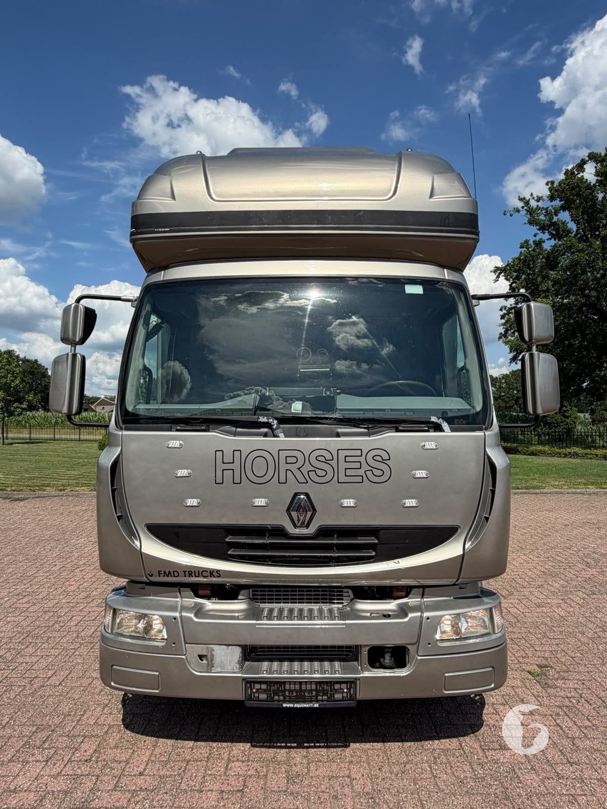 Prachtige Renault paardenvrachtwagen uit 2006! Luxe living!, Ophalen, Zo goed als nieuw