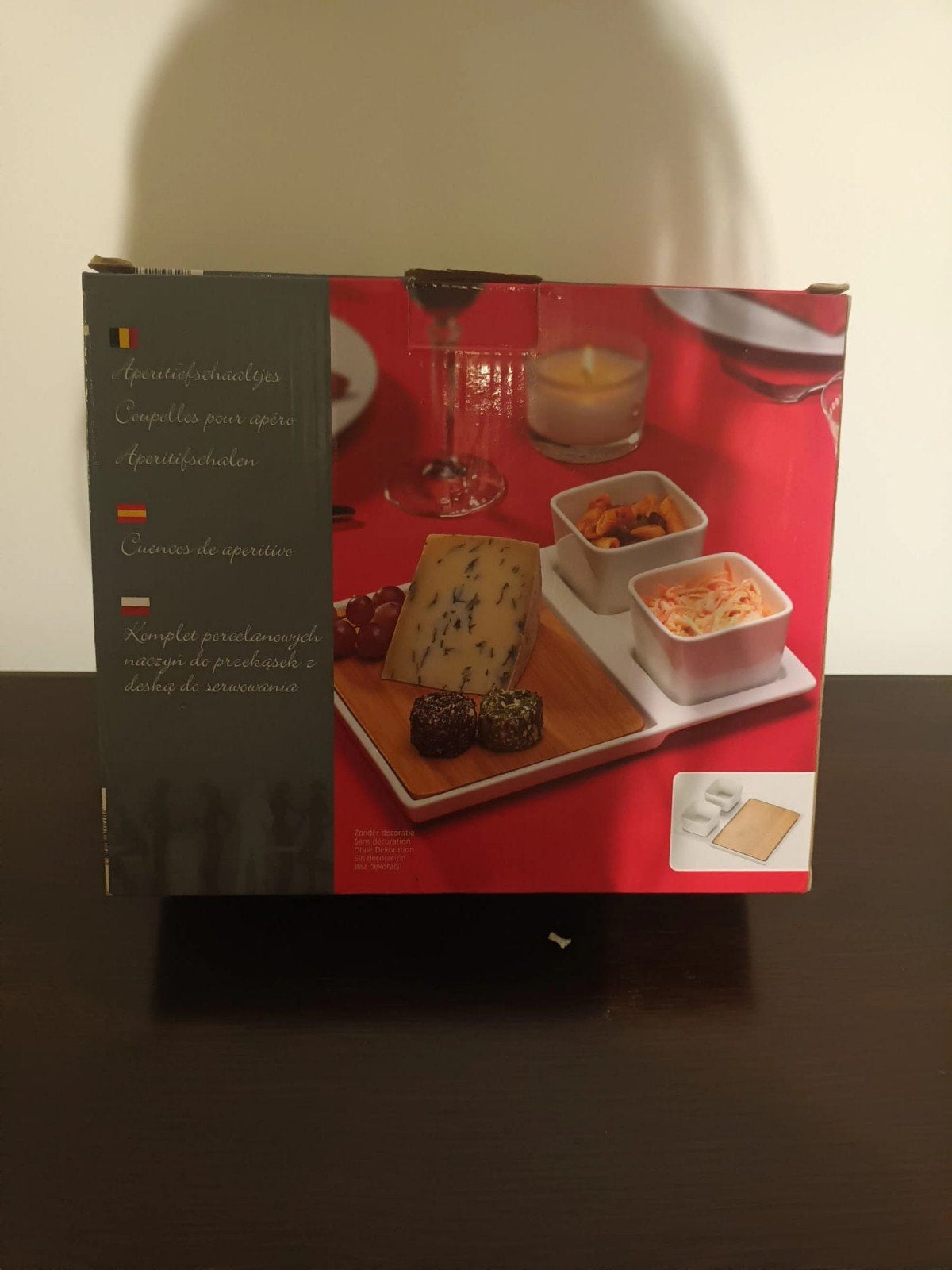 Nieuw aperitiefservies van bamboe en porselein, Porselein