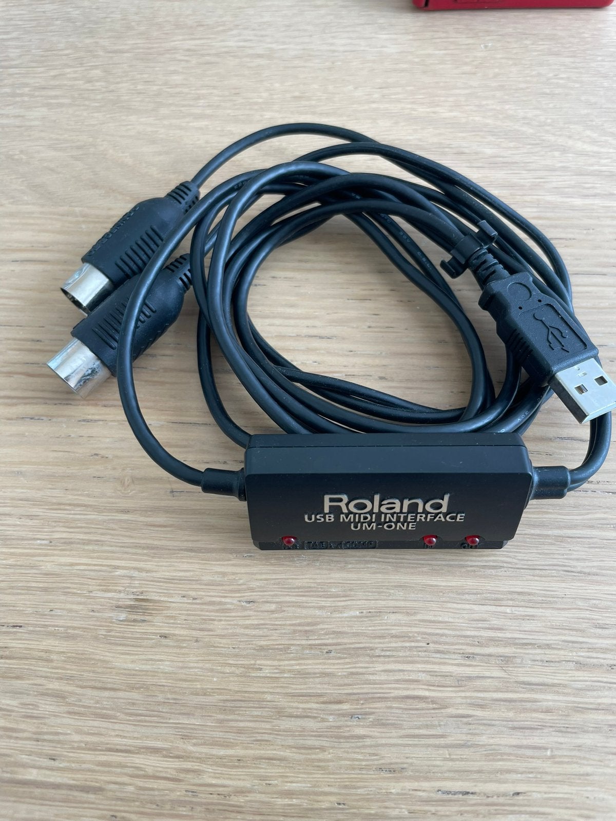 Midi interface Roland, Muziek en Instrumenten, Midi-apparatuur, Ophalen, Gebruikt