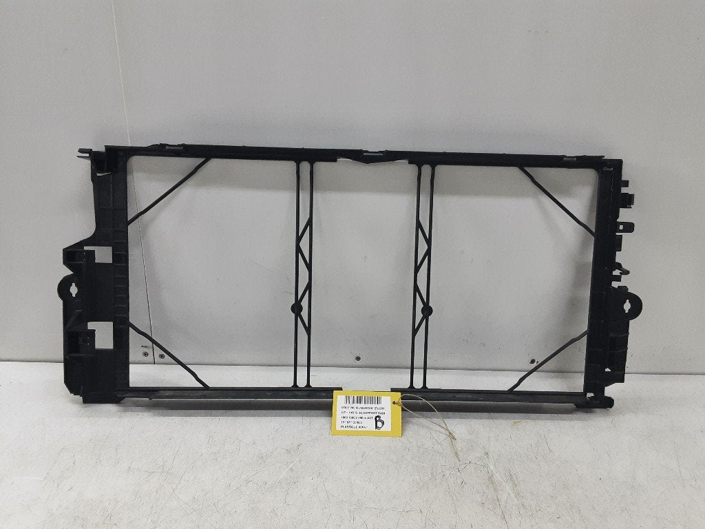 PIECES AVANT Volvo V60 II (ZW) (01-2018/12-2022) (31368234), Info@volvocars.com, Volvo Car Germany GmbH, Siegburger Straße 229
50679  Köln, DE