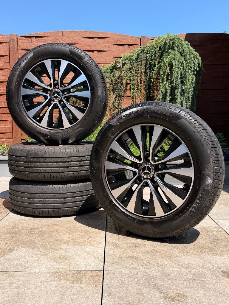 Original 16" Mercedes-Benz Classe A W177 Jantes et Pneus, Autos : Pièces & Accessoires, Pneus & Jantes, Pneus et Jantes, Pneus été