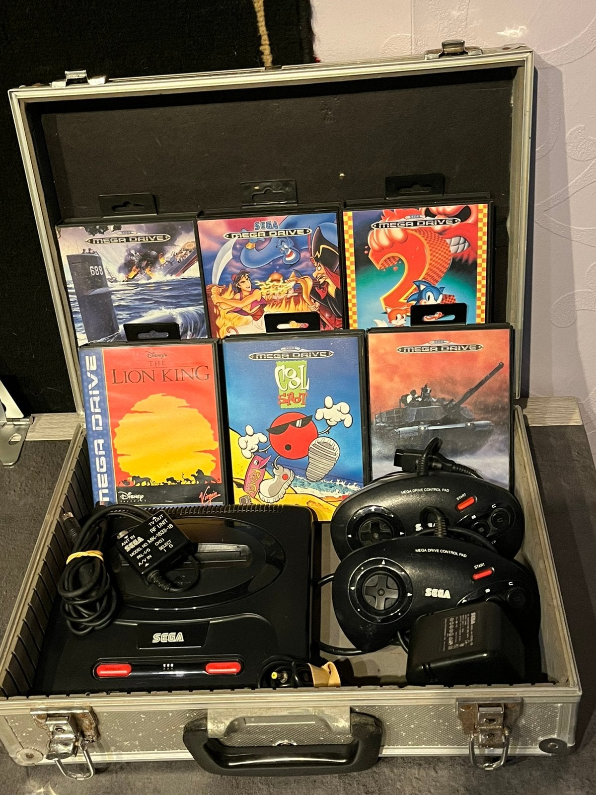 Sega Mega Drive 2 + 6 gameconsole, Games en Spelcomputers, Spelcomputers | Sega, Gebruikt, Mega Drive, Met 2 controllers, Met games