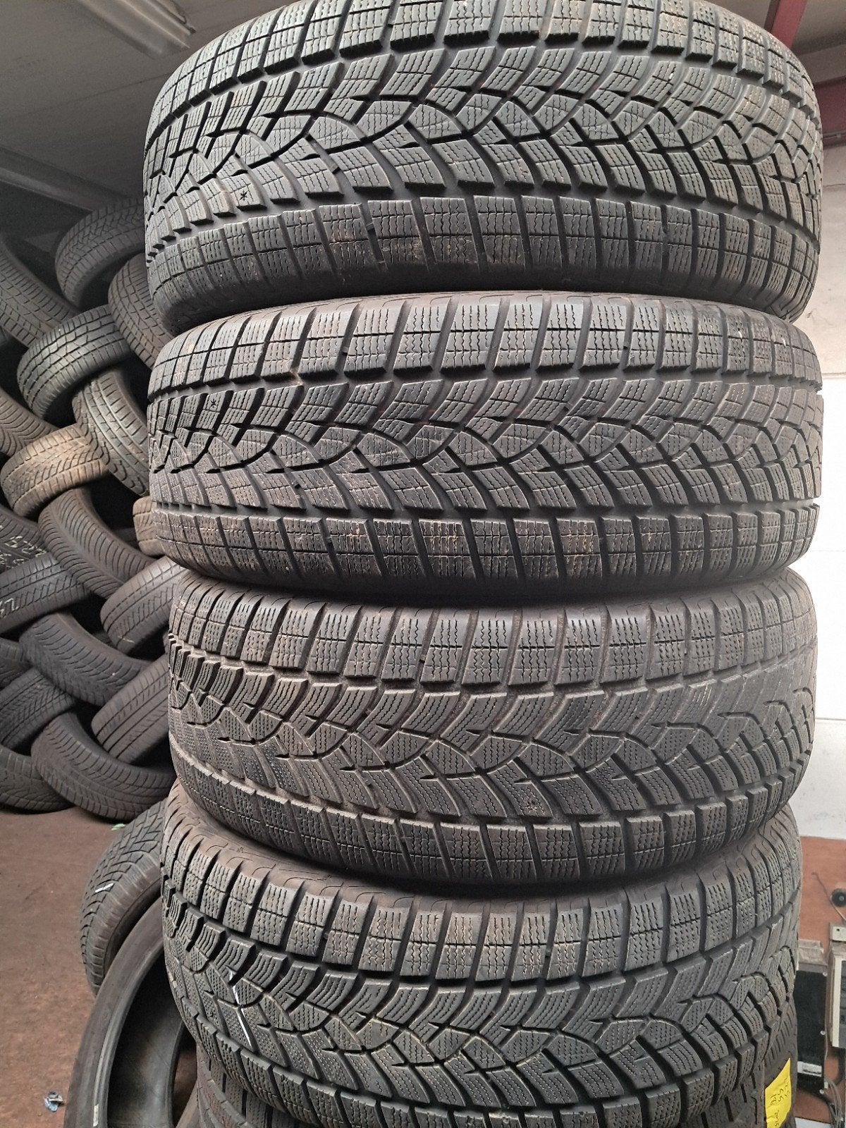 2355518 235/55r18 235/55R18 winter demo Goodyear, Ophalen