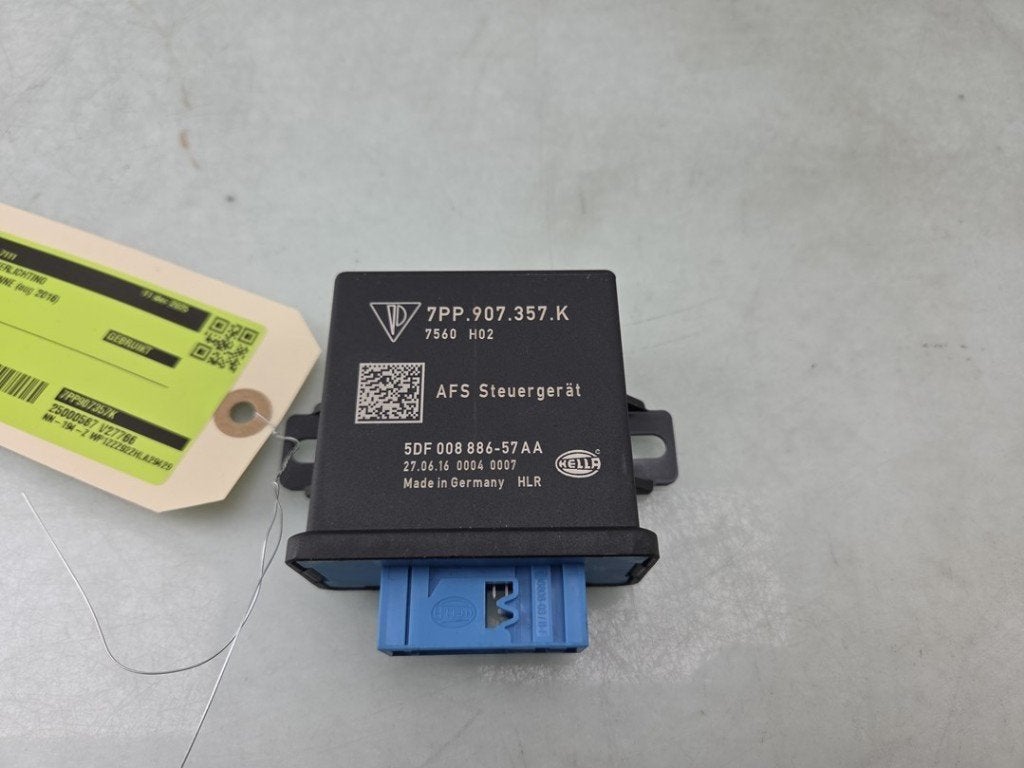 ORDINATEUR GESTION ECLAIRAGE Porsche Cayenne II (92A), Porsche Deutschland GmbH, Porscheplatz 1
70435  Stuttgart, DE, Porsche