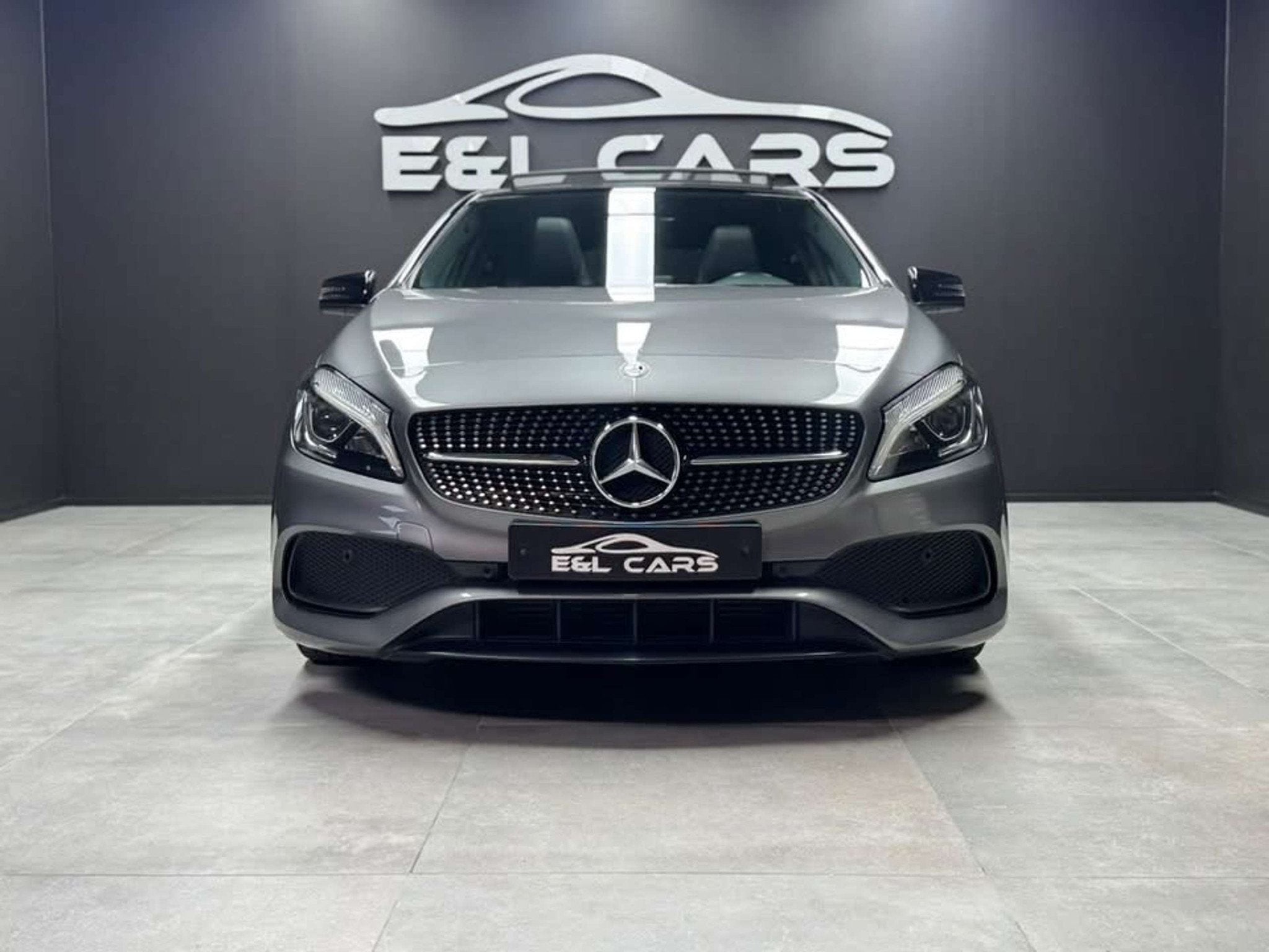 Mercedes-Benz A-Klasse 180 A 180 d Pack AMG *12 mois de gara, Gebruikt, 4 cilinders, Bi-Xenon koplampen, Alcantara